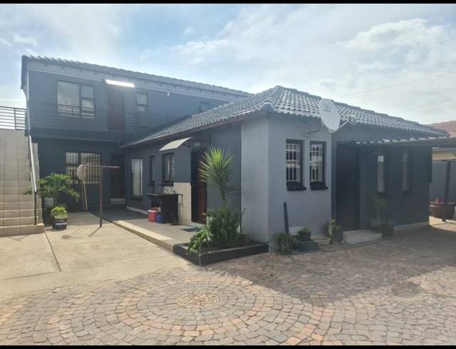 3 BEDROOM HOUSE FOR SALE IN PROTEA GLEN